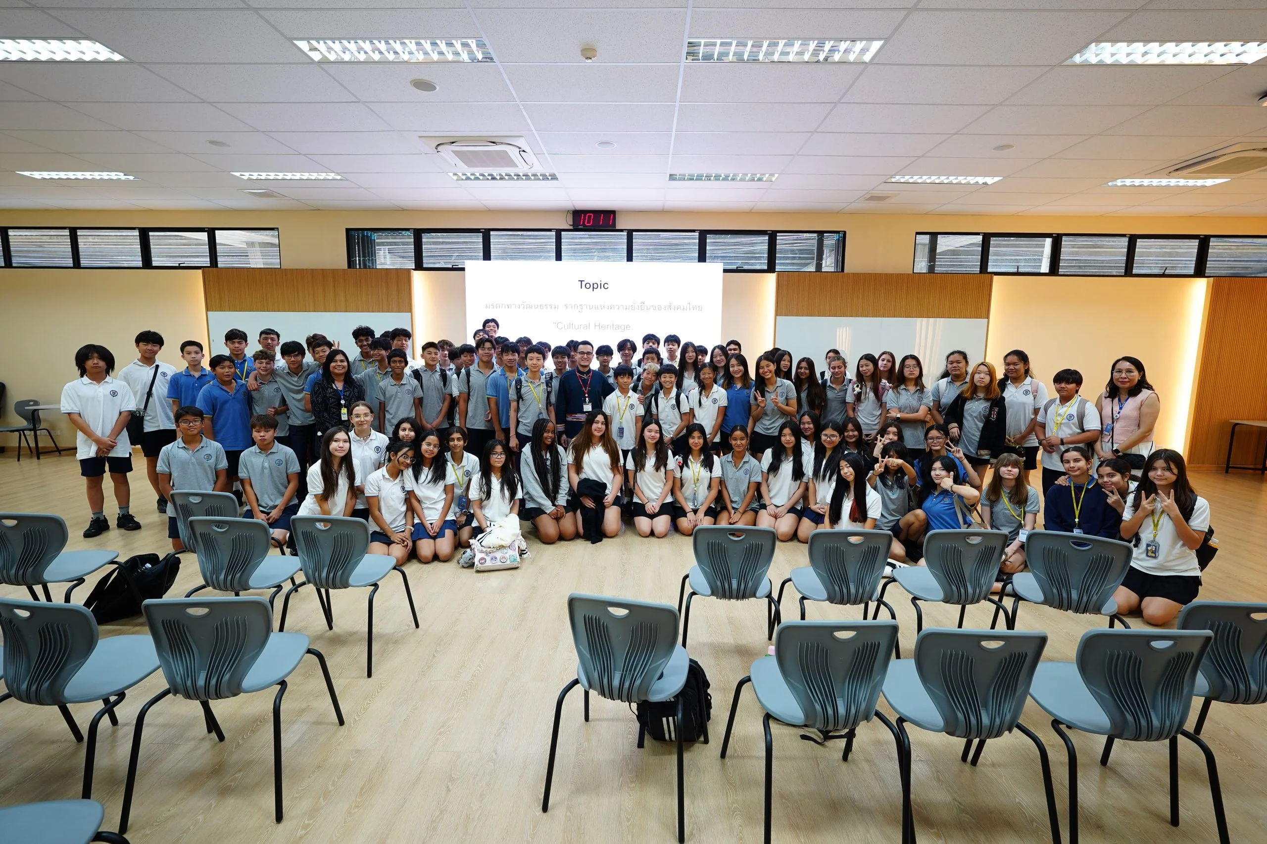 Alumnus Inspires Students with Insights on Sustainability and Thai Society